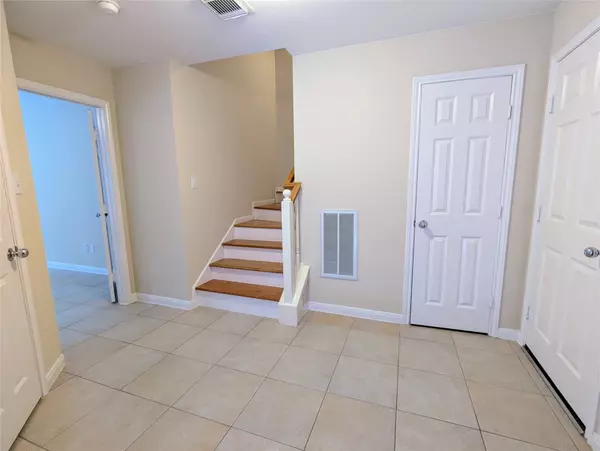 Houston, TX 77007,830 E Heights Hollow Ln