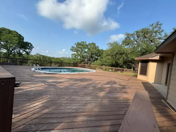 Palacios, TX 77465,772 Riverside DR