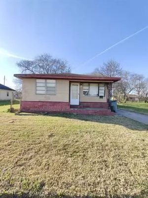 1233 W Procter ST, Port Arthur, TX 77640
