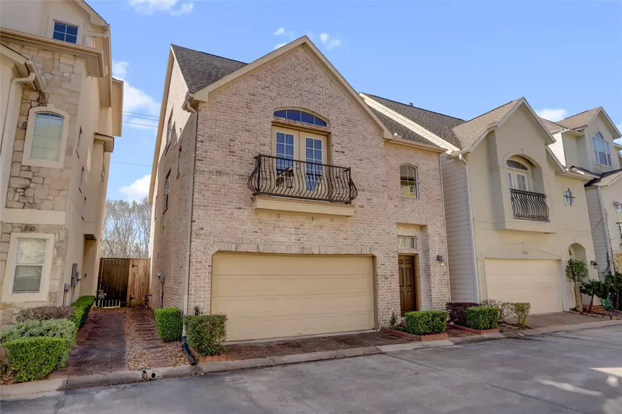2617 Edgefield Lakes DR, Houston, TX 77054