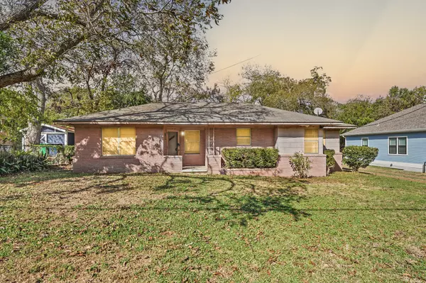 408 W Chauncy ST, Brenham, TX 77833