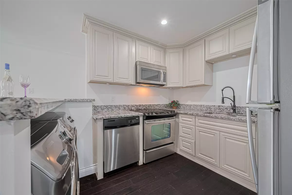 Houston, TX 77057,2333 Bering DR #334