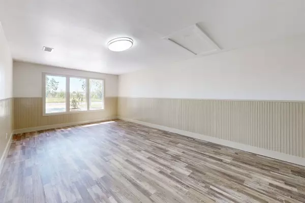 Franklin, TX 77856,415 W Decherd ST