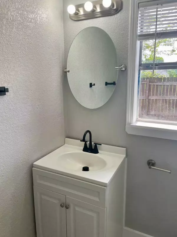 Richmond, TX 77469,906 Fields ST