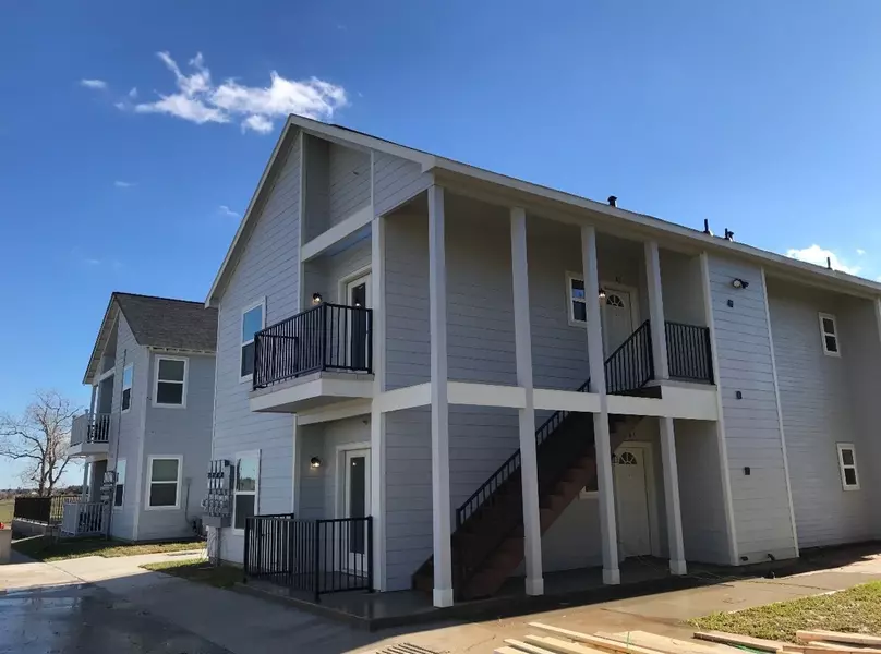 430 Schmidt RD #B-4, Sealy, TX 77474