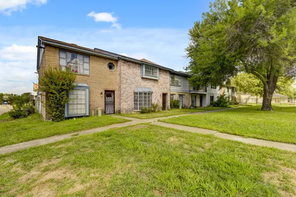 Houston, TX 77060,128 Goodson DR #128
