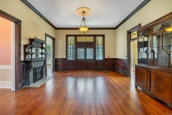 La Grange, TX 78945,209 E Fannin ST