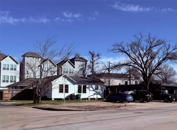 Houston, TX 77009,704 E 28th ST