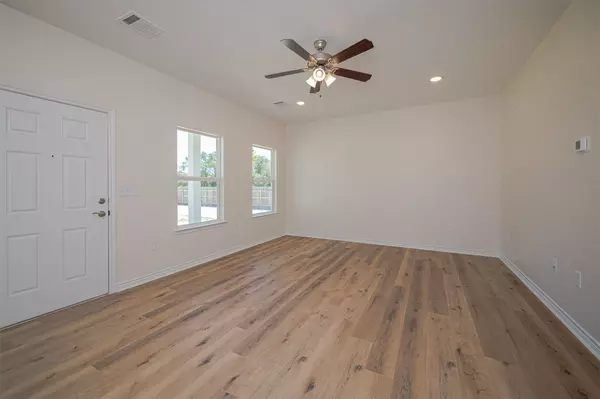 Rockport, TX 78382,1724 FM 3036 132 Lavaca Cir CIR