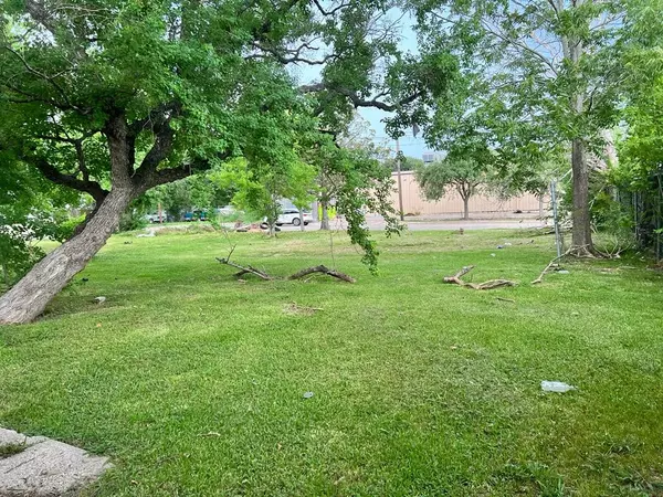 3848 Mainer ST, Houston, TX 77021