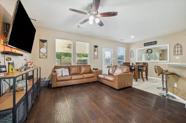 Dickinson, TX 77539,225 Drake Run LN