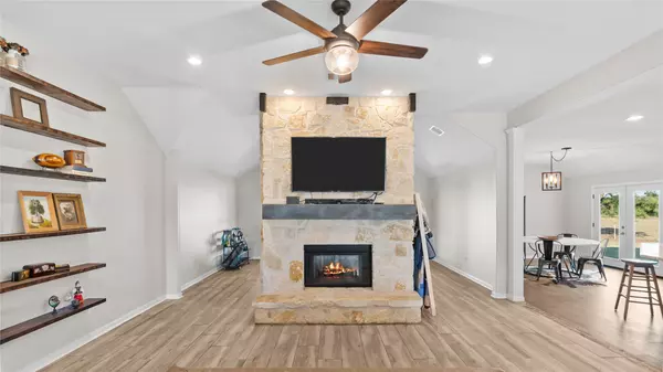 34030 Old Hempstead RD, Magnolia, TX 77355