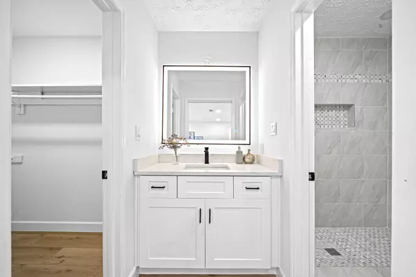 Houston, TX 77099,8726 Wilcrest DR #8726