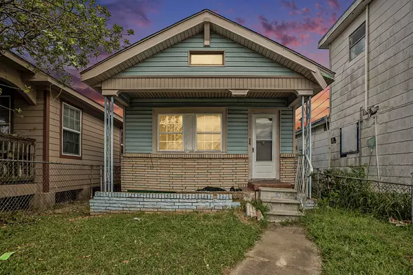5306 Avenue M, Galveston, TX 77551