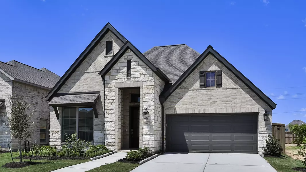 11907 Sawgrass DR, Mont Belvieu, TX 77523