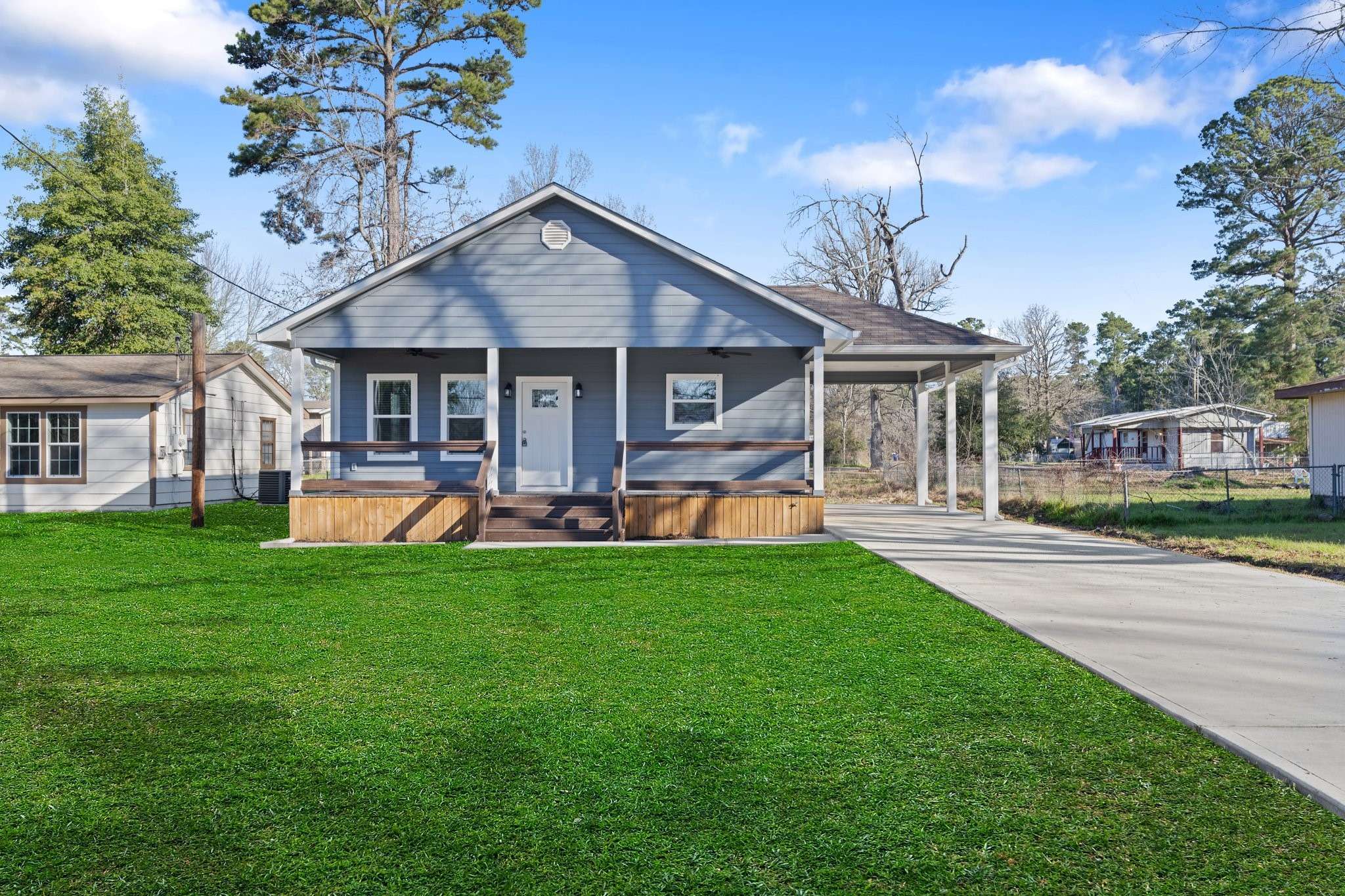 327 Pecan,  Onalaska,  TX 77360