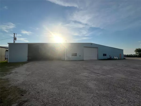 El Campo, TX 77437,575 County Road 469