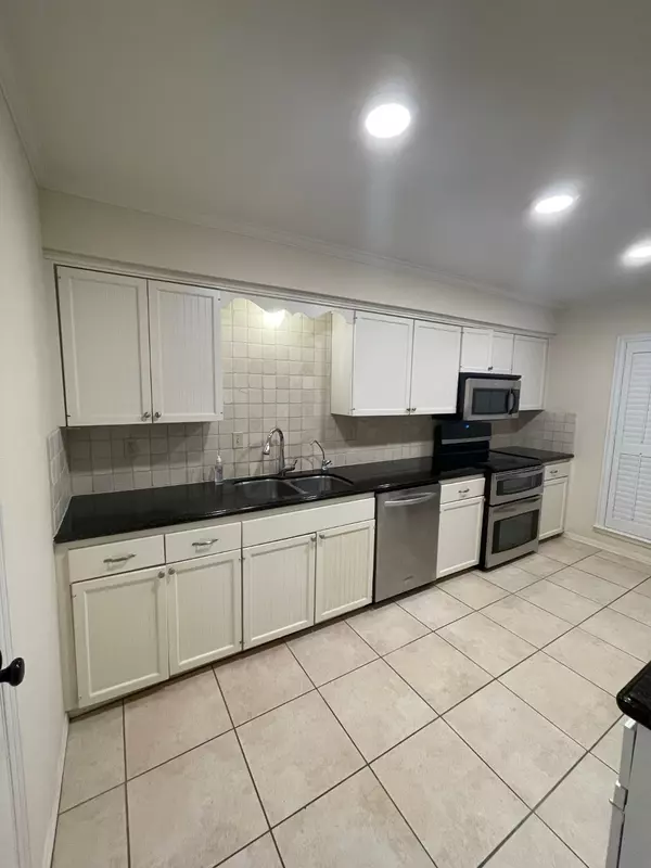 Houston, TX 77057,6452 Olympia Dr