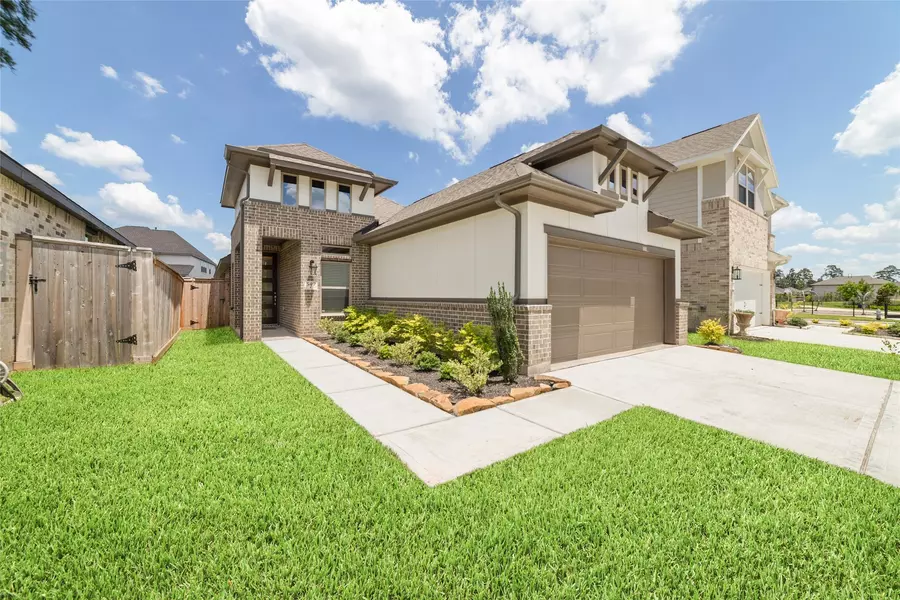 549 Sand Branch DR, Conroe, TX 77304