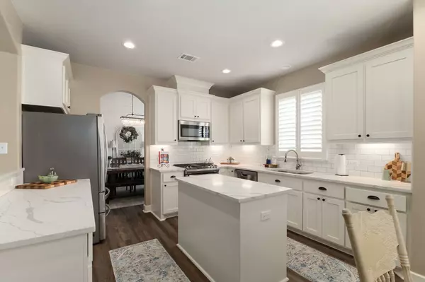 Brenham, TX 77833,1803 Twin Oaks CIR