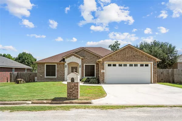 600 Olde Oaks, Madisonville, TX 77864
