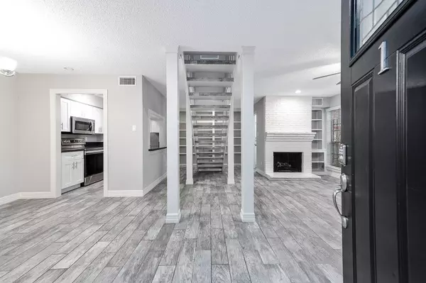 Houston, TX 77056,5528 Beverly Hill ST #1