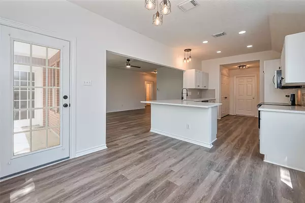 Porter, TX 77365,23490 Flower Ridge LN