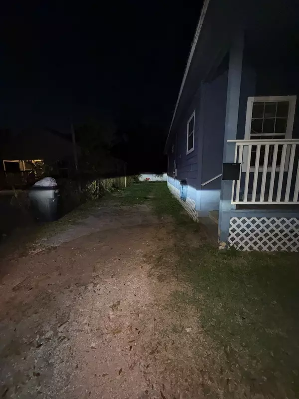 Houston, TX 77012,7813 Canal ST