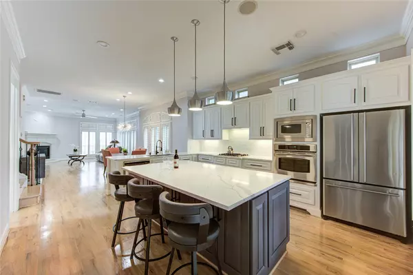 Houston, TX 77056,3331 Bingham Manor LN