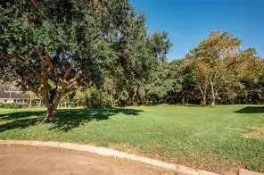 4 Stoneybrook LN, Bay City, TX 77414