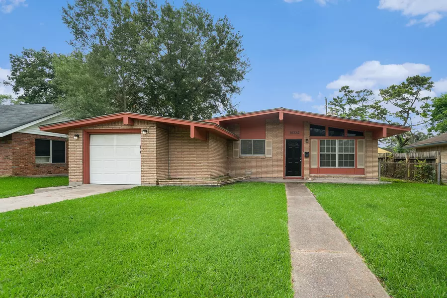 10334 Royal Oaks DR, Houston, TX 77016