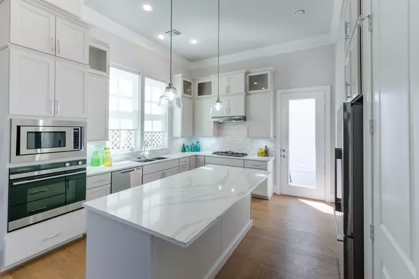 Houston, TX 77043,11053 Chatterton DR