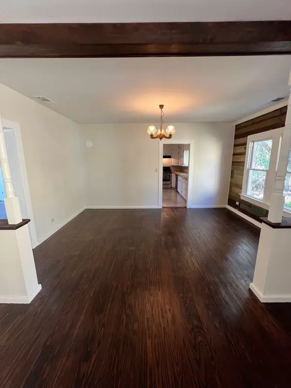 Columbus, TX 78934,914 Back ST