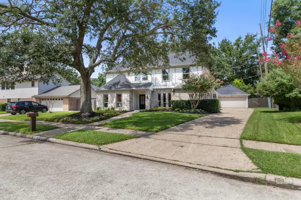 1758 Creekside DR, Sugar Land, TX 77478