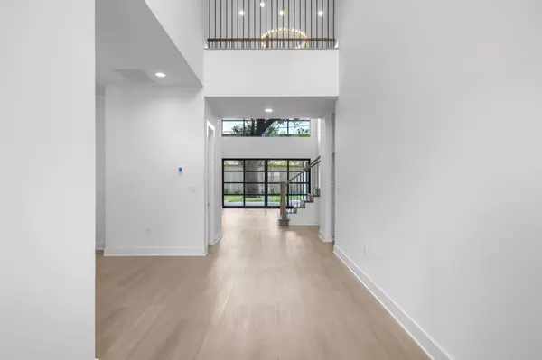 Houston, TX 77056,5513 Pagewood LN