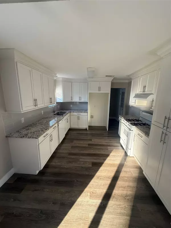 Baytown, TX 77521,4203 N Highway 146