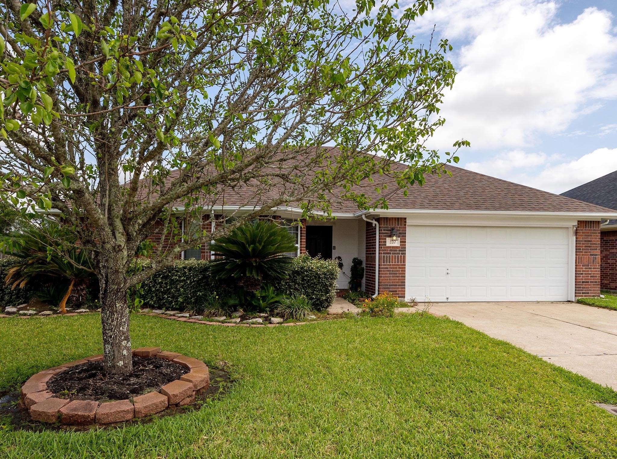 Dickinson, TX 77539,220 Dani LN