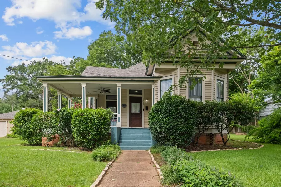 1105 N Sycamore ST, Palestine, TX 75801
