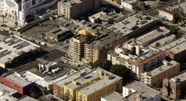Los Angeles, CA 90057,1901 W 6th St