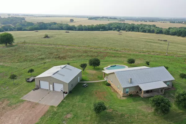 4750 Vivial RD,  Schulenburg,  TX 78956