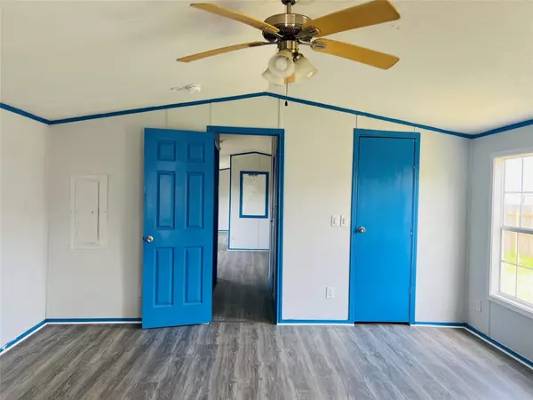 Oyster Creek, TX 77541,2525 Oyster Creek BND