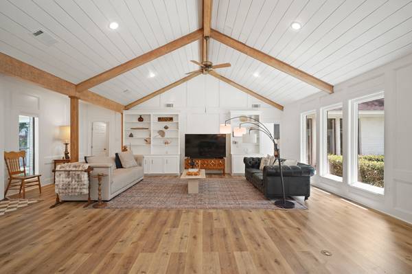 15722 Falmouth DR, Houston, TX 77059