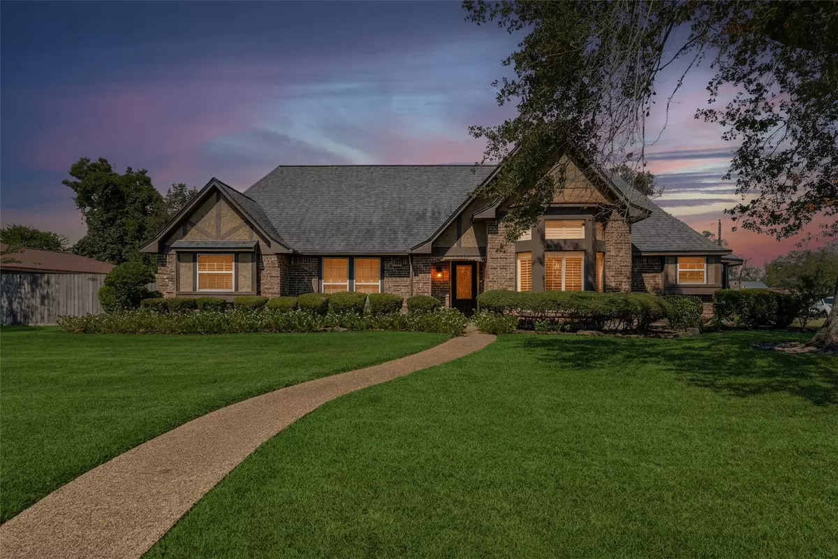 Baytown, TX 77520,506 Red Bud LN