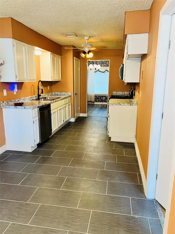 Houston, TX 77083,7215 La Entrada DR