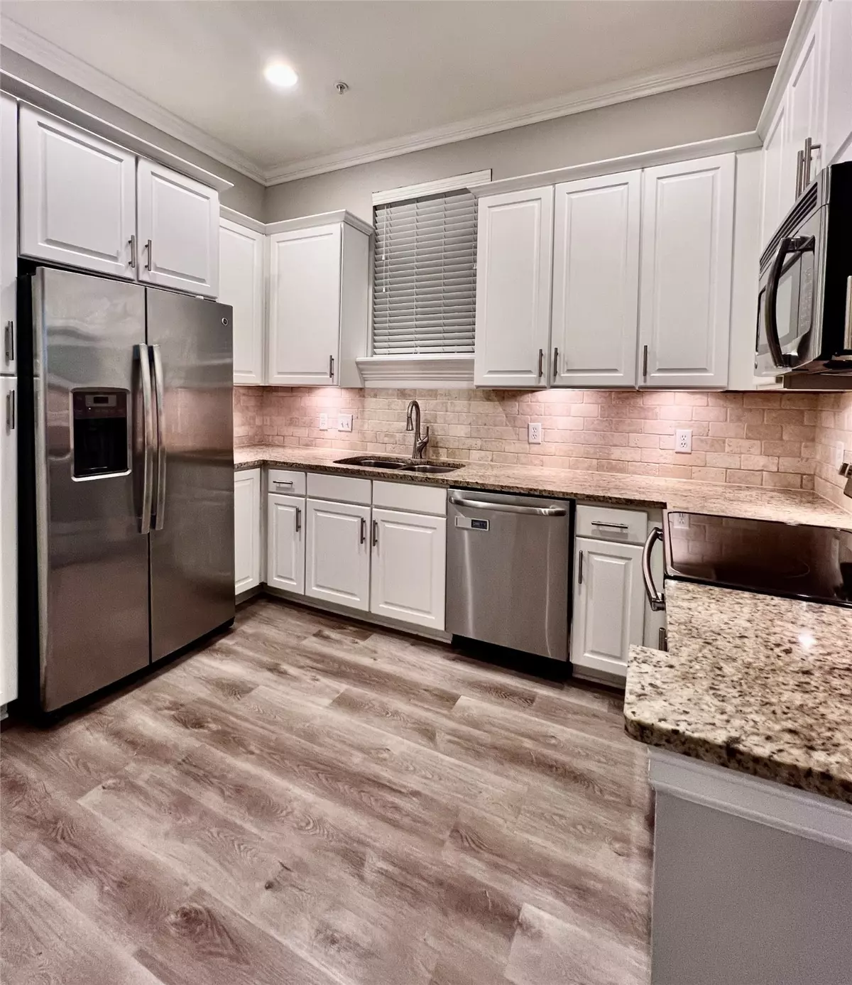Houston, TX 77007,5353 Memorial Drive #1010