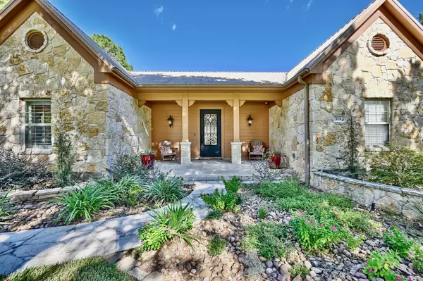 New Ulm, TX 78950,404 Saint Andrews DR