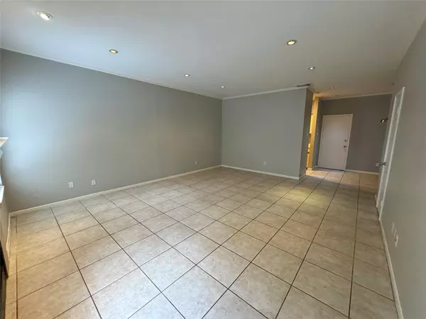 Houston, TX 77042,9800 Pagewood LN #2802