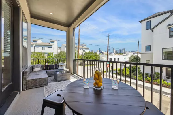 Houston, TX 77004,2206 Dennis ST