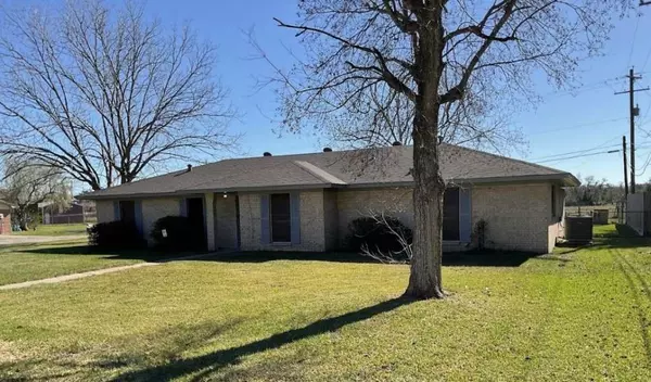 1501 Azalea ST, Sweeny, TX 77480