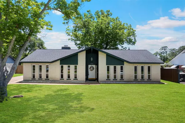 Friendswood, TX 77546,4403 Ravine DR